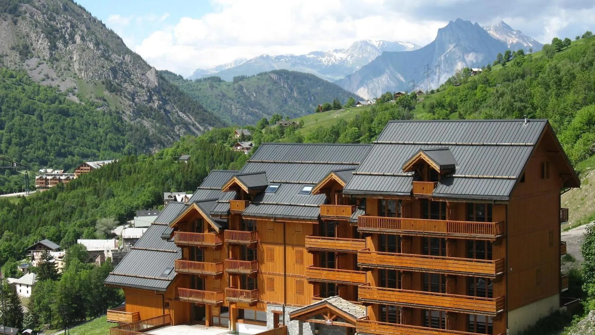 Aparthotel Residence Odalys Le Hameau Et Les Chalets De La Vallee D'Or Valloire
