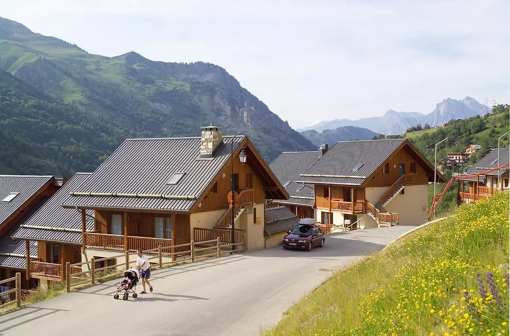Residence Odalys Le Hameau Et Les Chalets De La Vallee D'Or Valloire 3*,  France