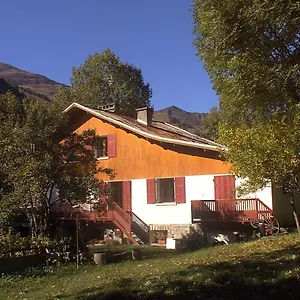 En Duplex Dans Un Typique Appartement